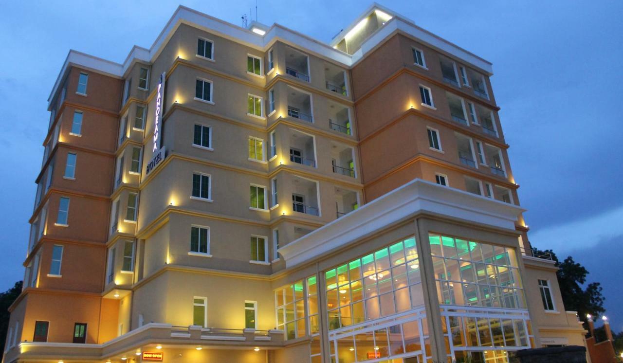 Panorama Portico Hotel, 주바 외부 사진